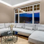 Bramy The Aurora Lux View