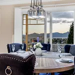 Bramy The Aurora Lux View