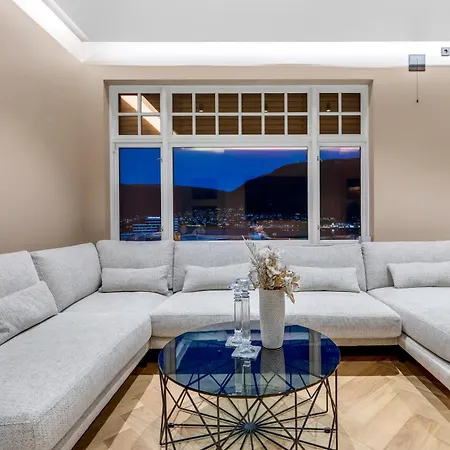 Bramy The Aurora Lux View *